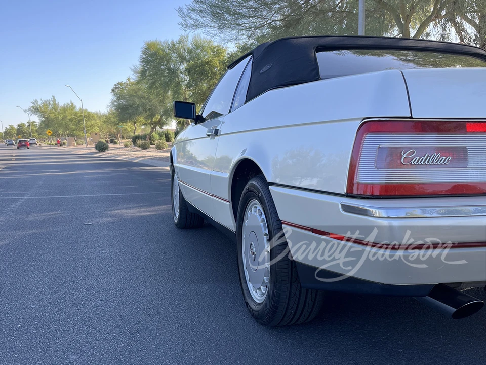1990 Cadillac Allante - Image 17 of 31