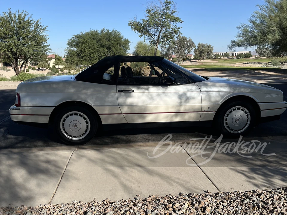 1990 Cadillac Allante - Image 18 of 31