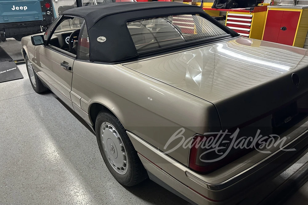 1990 Cadillac Allante - Image 10 of 18