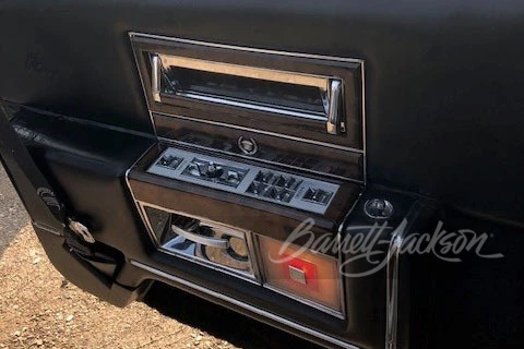 1990 Cadillac Brougham - Image 4 of 13