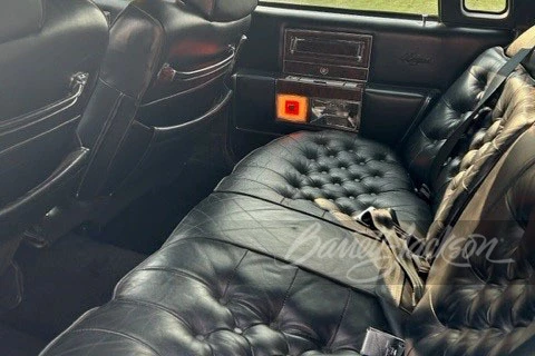 1990 Cadillac Brougham - Image 7 of 13