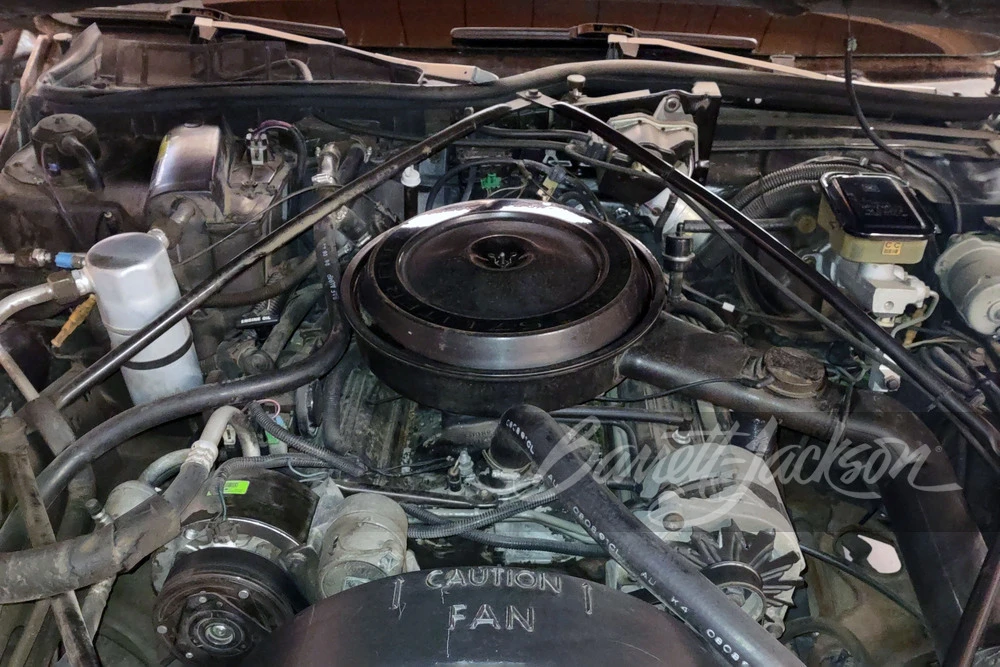 1990 Cadillac Brougham - Image 16 of 27