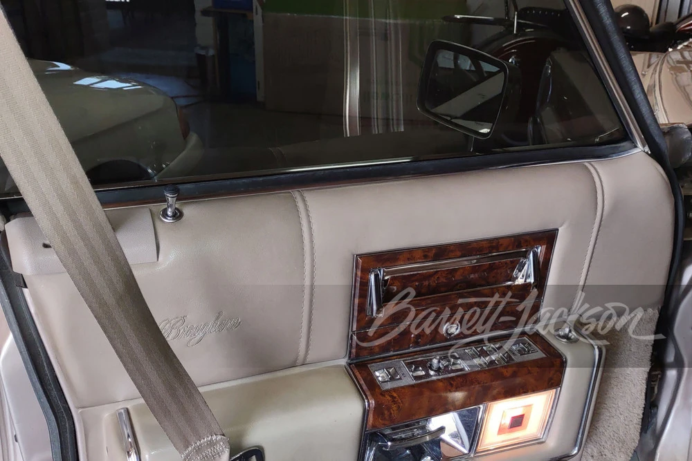 1990 Cadillac Brougham - Image 26 of 27