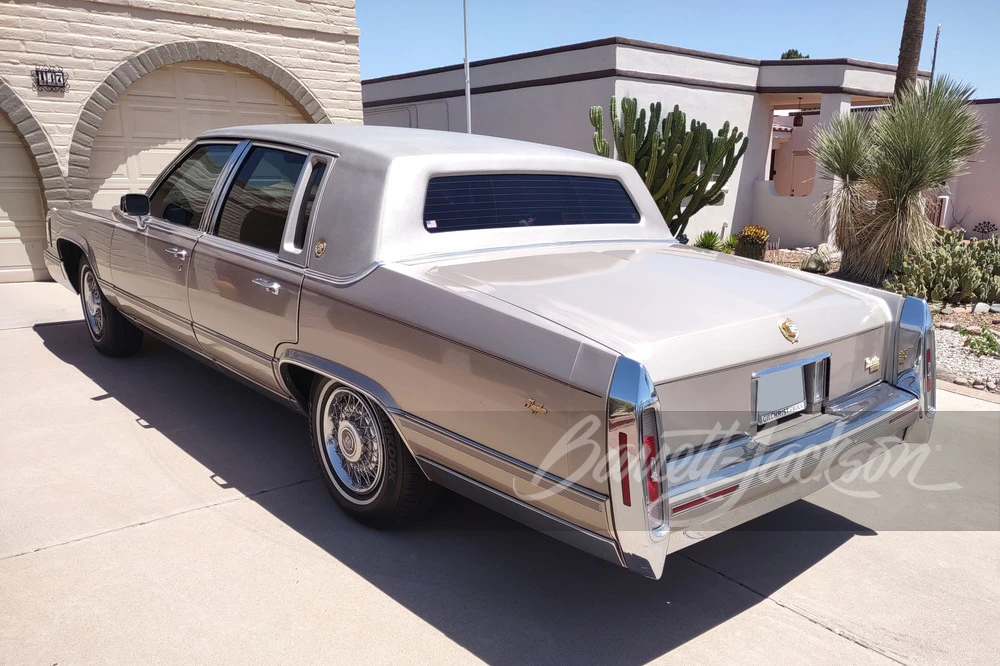 1990 Cadillac Brougham - Image 15 of 27