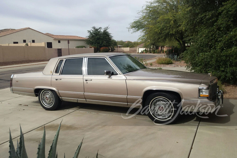 1990 Cadillac Brougham - Image 18 of 27
