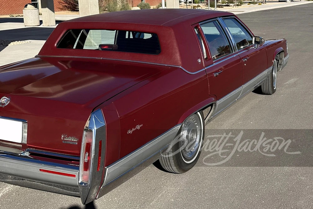 1990 Cadillac Brougham - Image 10 of 12