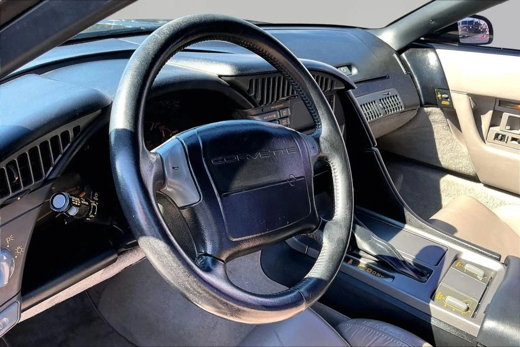 1990 Chevrolet Corvette C4 - Image 12 of 21