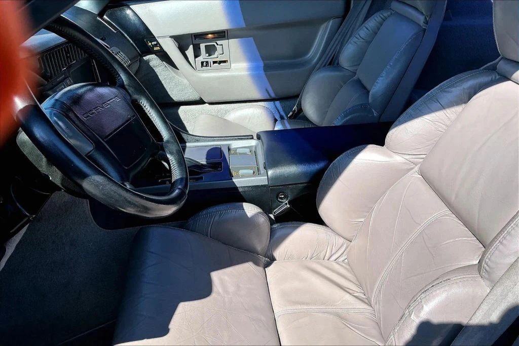 1990 Chevrolet Corvette C4 - Image 19 of 21