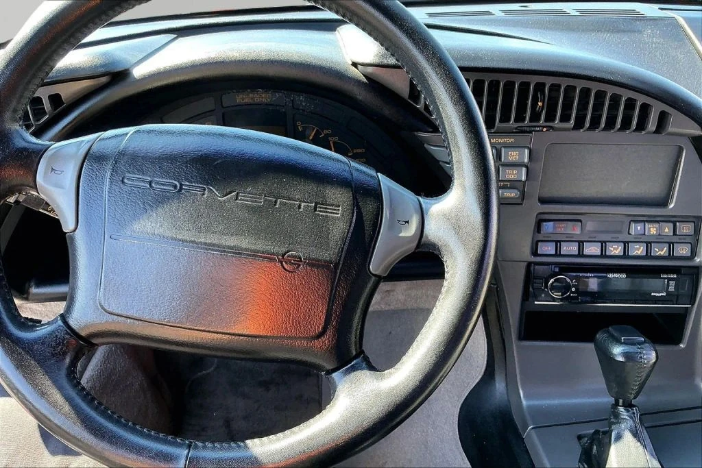 1990 Chevrolet Corvette C4 - Image 14 of 21