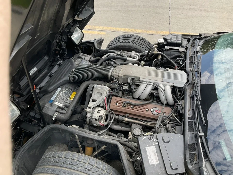 1990 Chevrolet Corvette C4 - Image 12 of 24