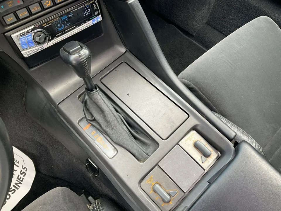 1990 Chevrolet Corvette C4 - Image 17 of 24