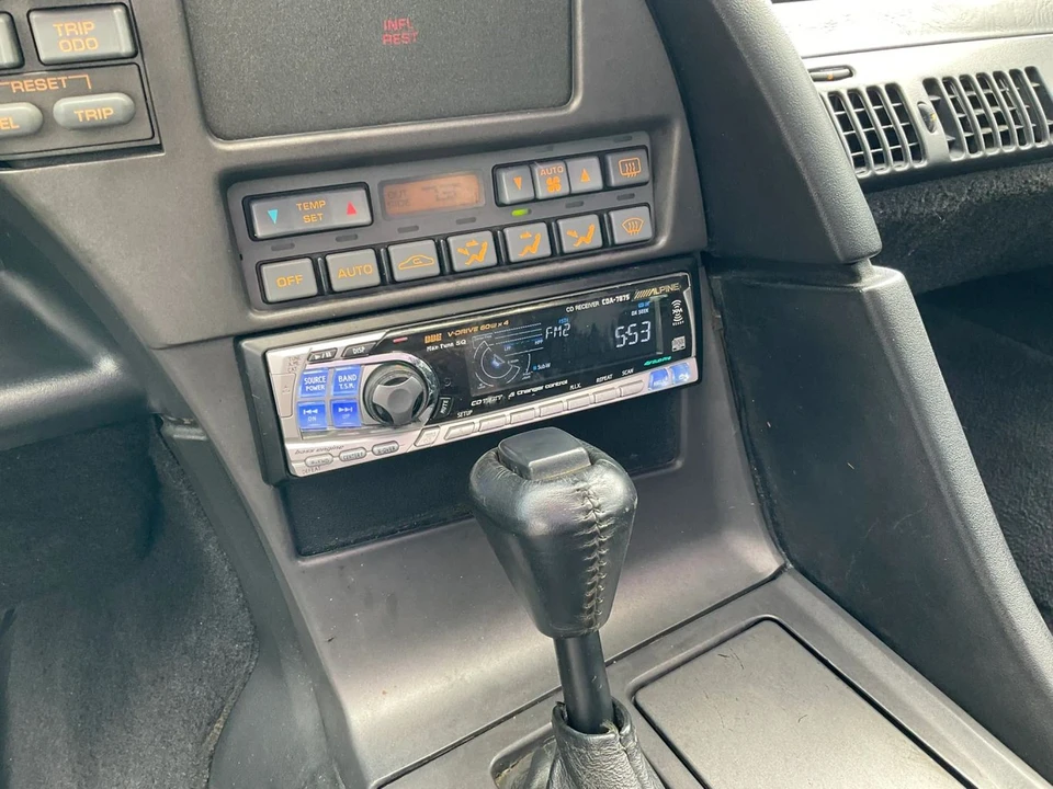 1990 Chevrolet Corvette C4 - Image 16 of 24