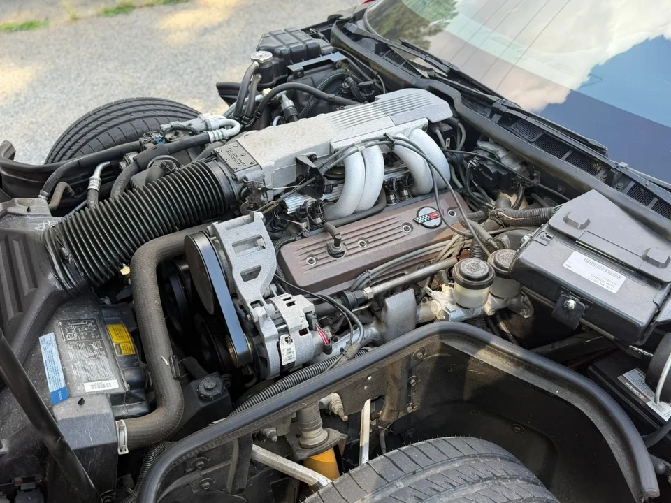 1990 Chevrolet Corvette C4 - Image 17 of 31