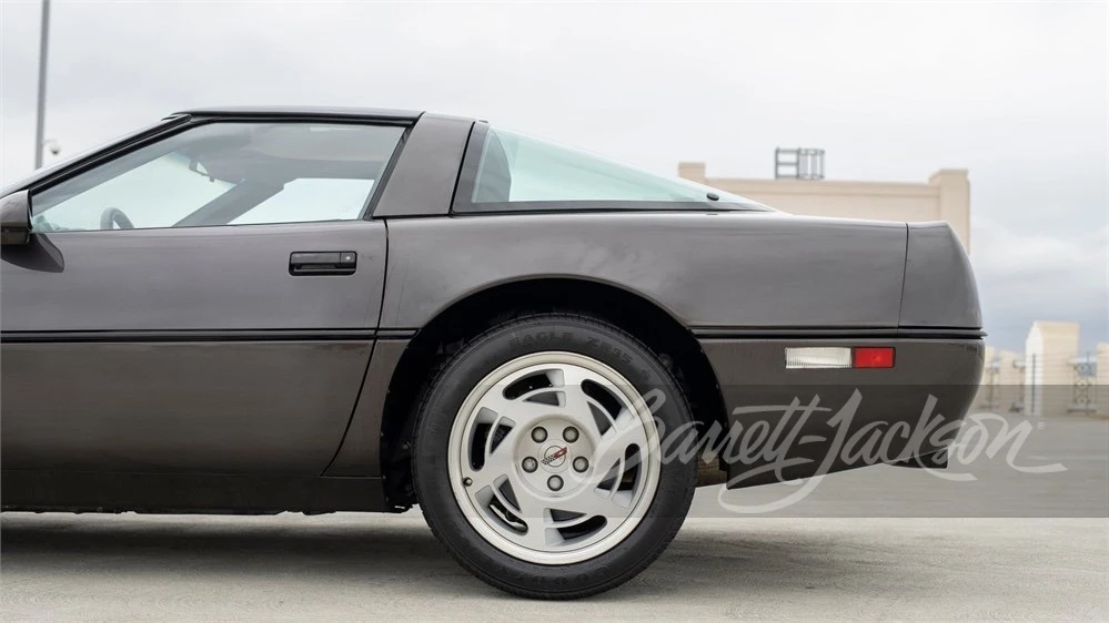 1990 Chevrolet Corvette C4 ZR1 - Image 27 of 31