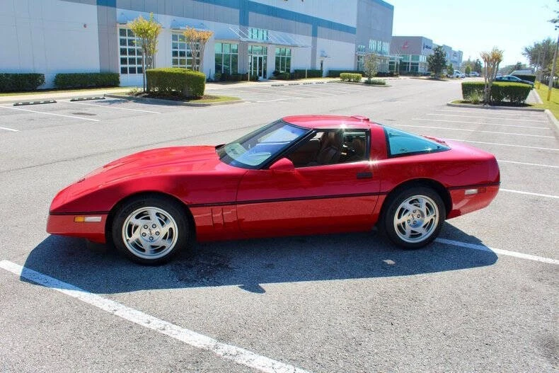 1990 Chevrolet Corvette C4 - Image 24 of 31