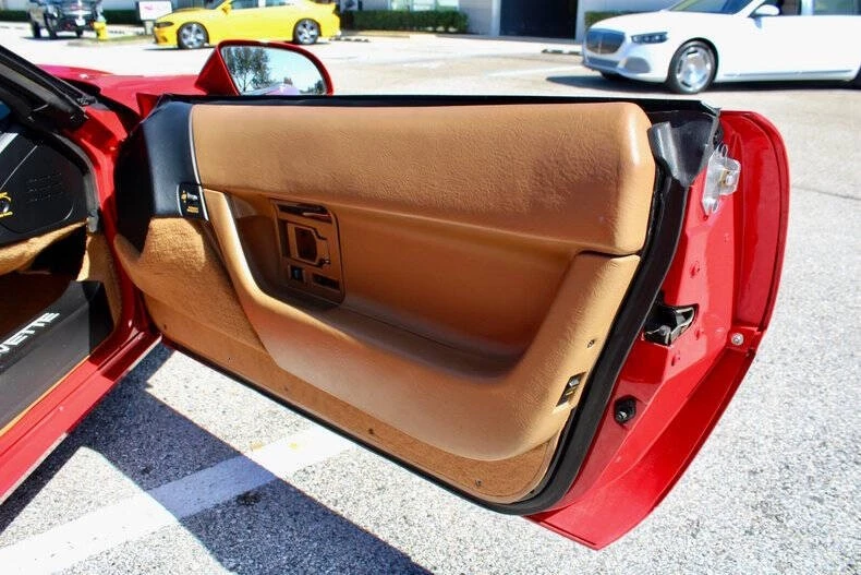 1990 Chevrolet Corvette C4 - Image 28 of 31