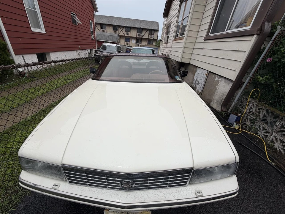 1990 Cadillac Allante - Image 2 of 5