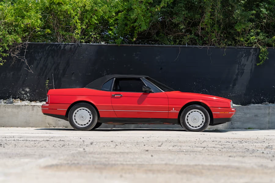 1990 Cadillac Allante - Image 11 of 23