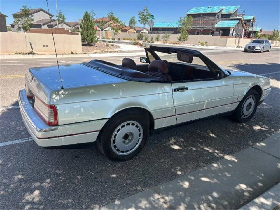 1990 Cadillac Allante - Image 5 of 8