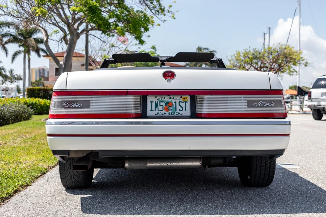 1990 Cadillac Allante - Image 17 of 31
