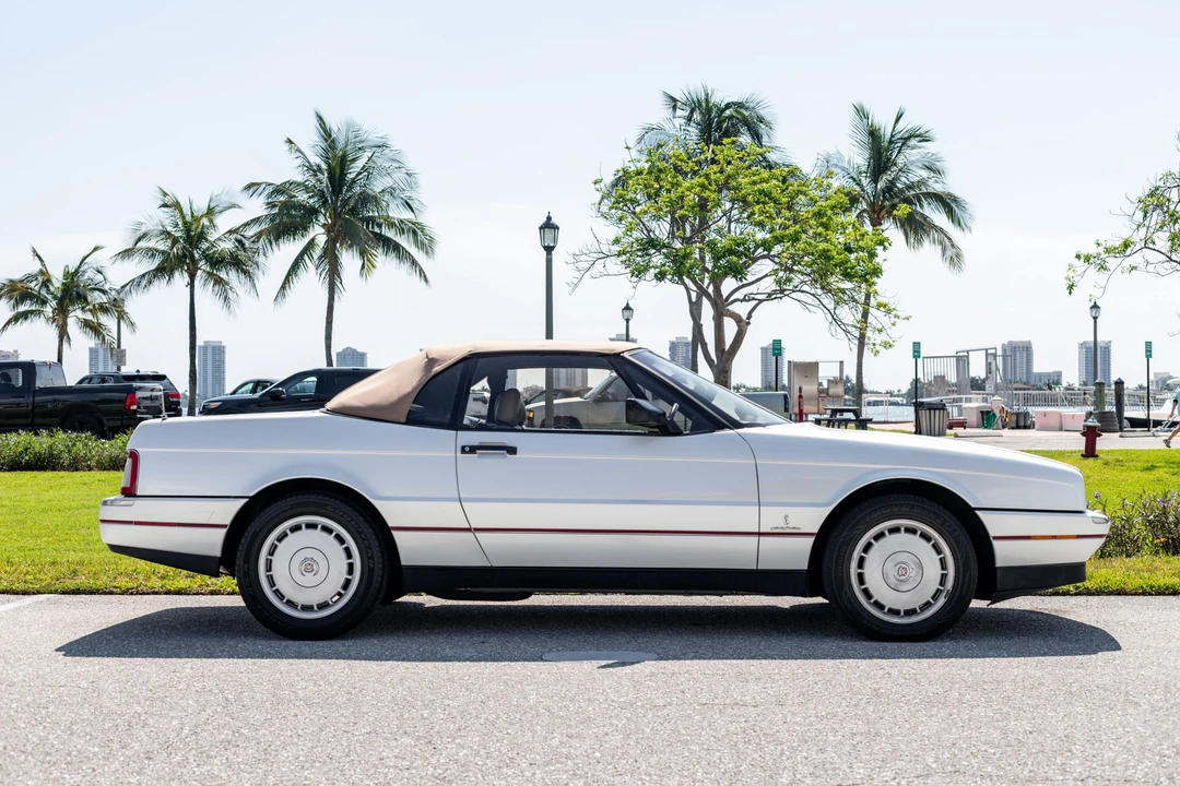 1990 Cadillac Allante - Image 4 of 31