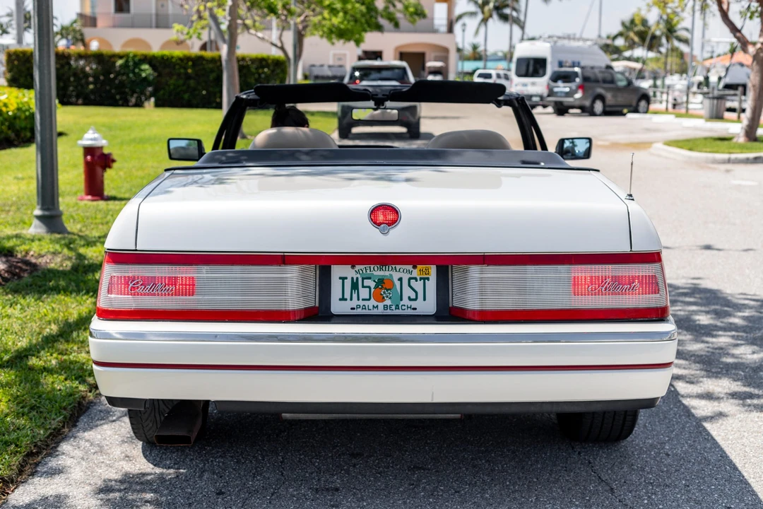 1990 Cadillac Allante - Image 18 of 31