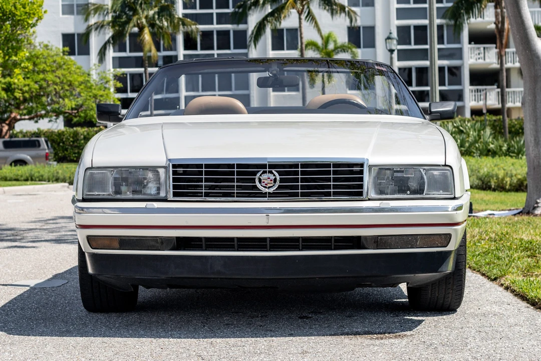 1990 Cadillac Allante - Image 9 of 31
