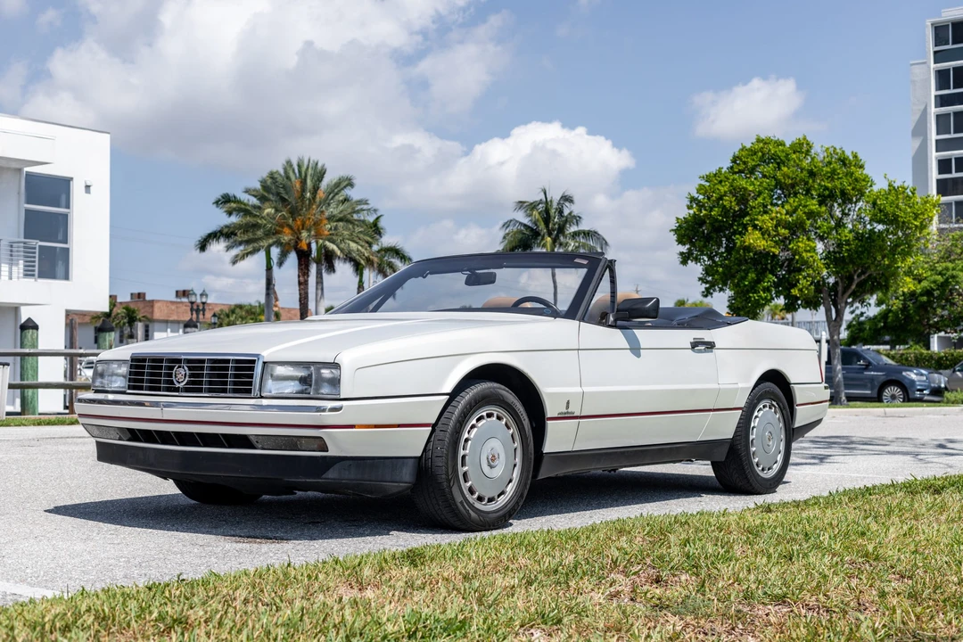 1990 Cadillac Allante - Image 8 of 31