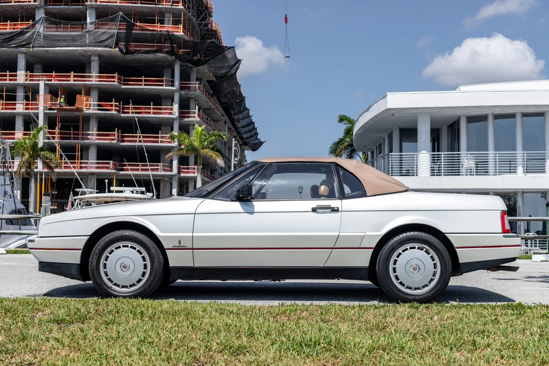 1990 Cadillac Allante - Image 7 of 31
