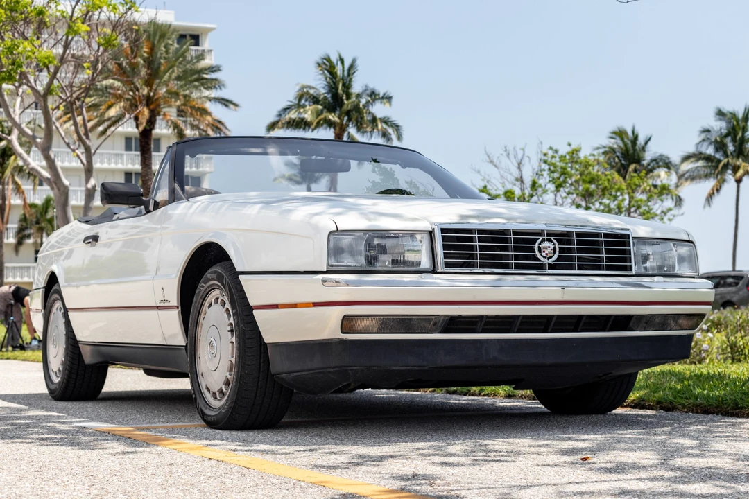 1990 Cadillac Allante - Image 10 of 31