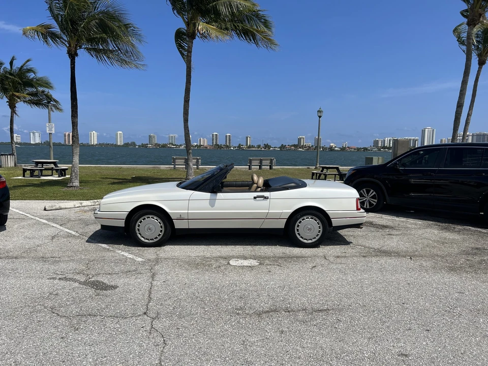 1990 Cadillac Allante - Image 25 of 31
