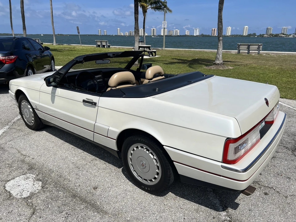 1990 Cadillac Allante - Image 20 of 31