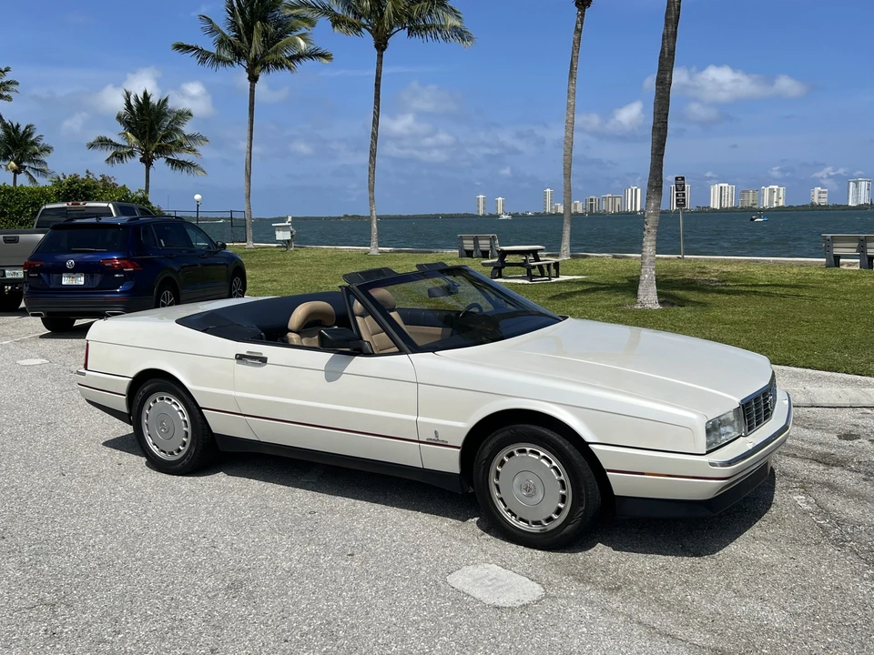 1990 Cadillac Allante - Image 12 of 31