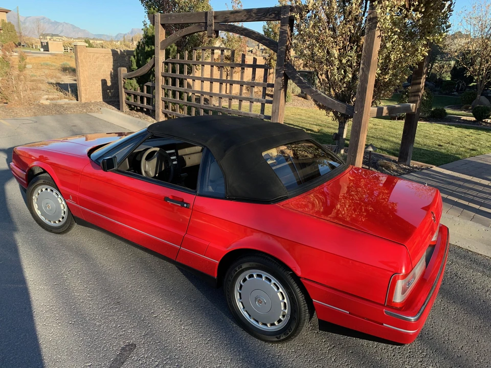 1990 Cadillac Allante - Image 12 of 18