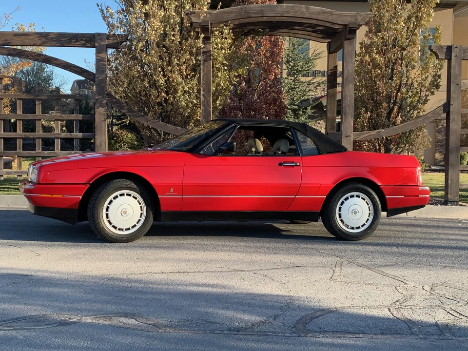 1990 Cadillac Allante - Image 9 of 18