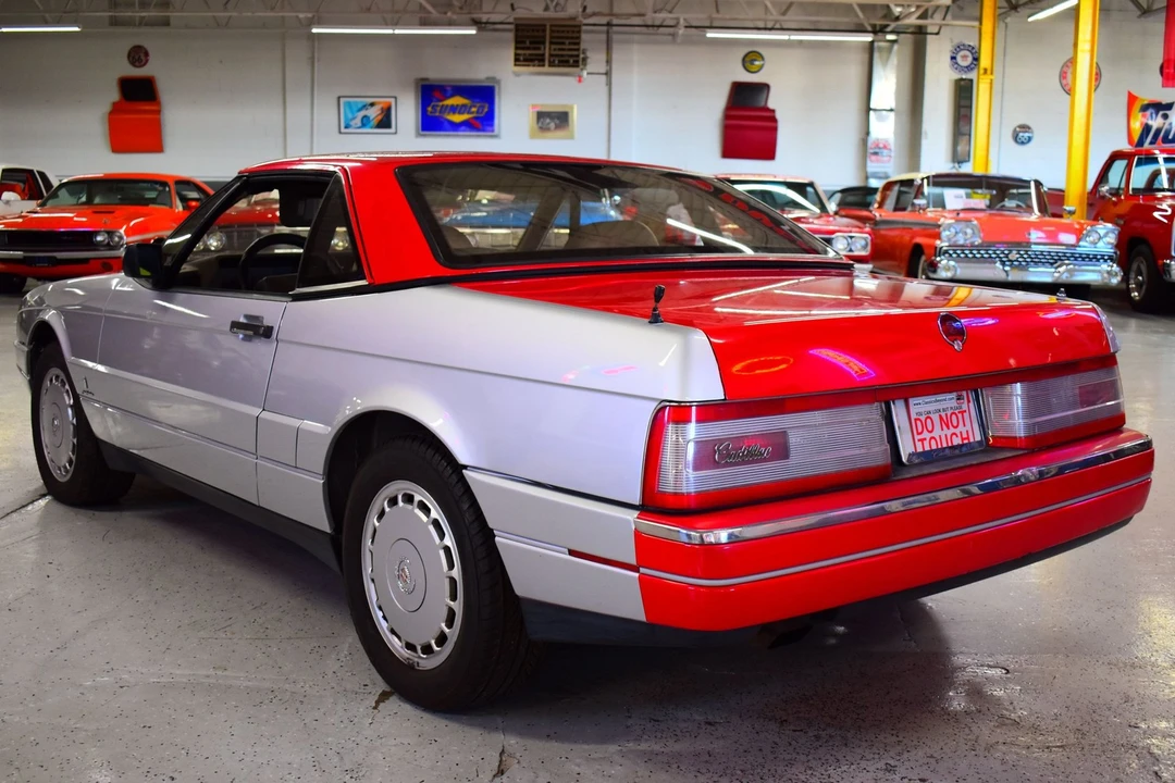 1990 Cadillac Allante - Image 15 of 20