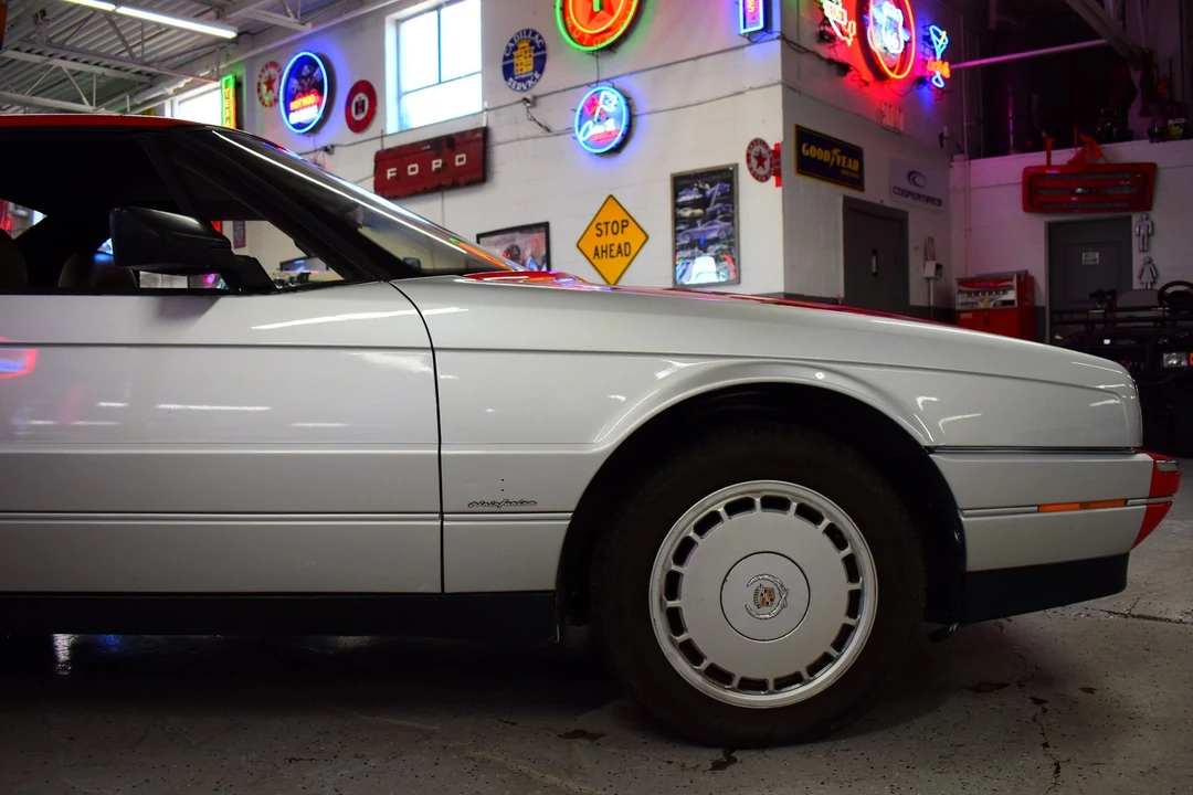 1990 Cadillac Allante - Image 8 of 20