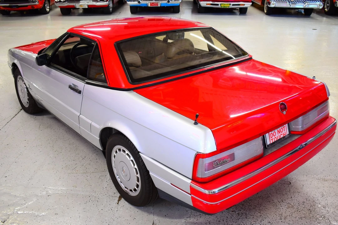 1990 Cadillac Allante - Image 16 of 20