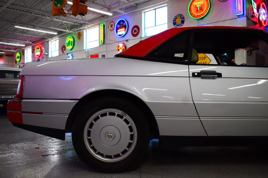 1990 Cadillac Allante - Image 7 of 20