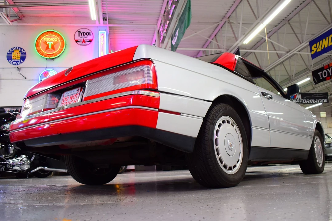 1990 Cadillac Allante - Image 11 of 20