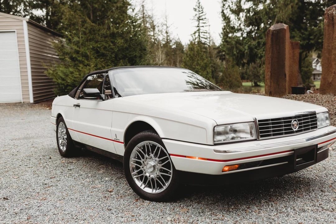 1990 Cadillac Allante - Image 2 of 31