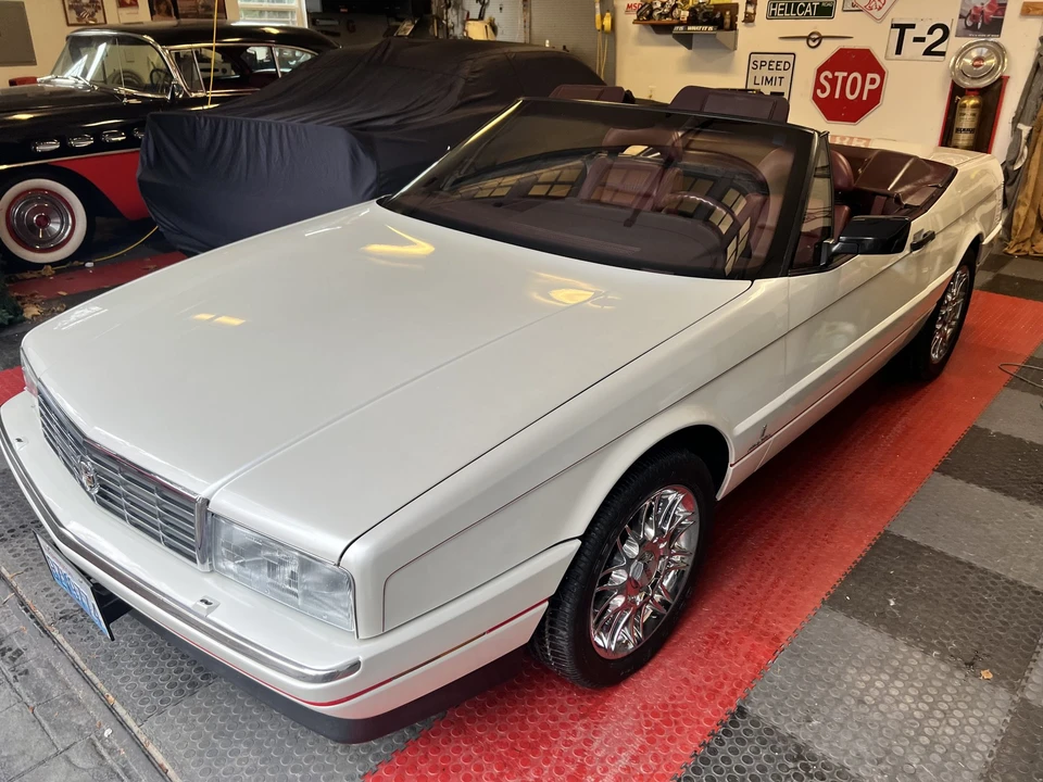 1990 Cadillac Allante - Image 6 of 31