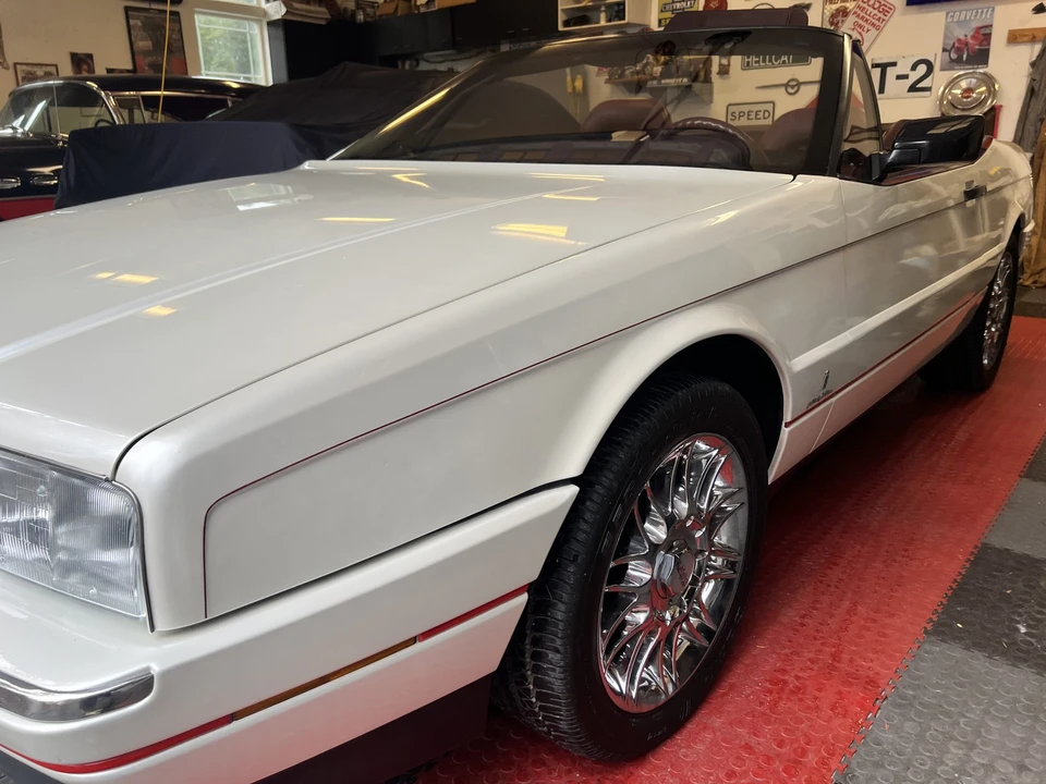 1990 Cadillac Allante - Image 19 of 31