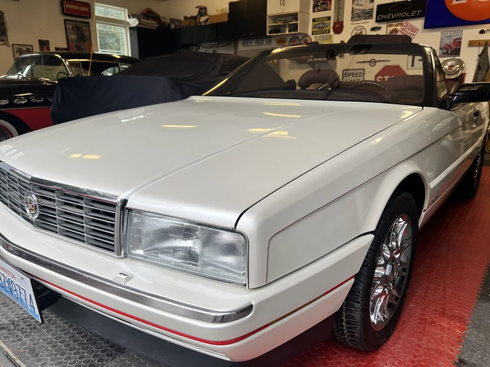 1990 Cadillac Allante - Image 17 of 31
