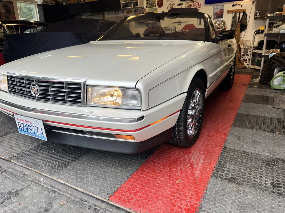 1990 Cadillac Allante - Image 18 of 31