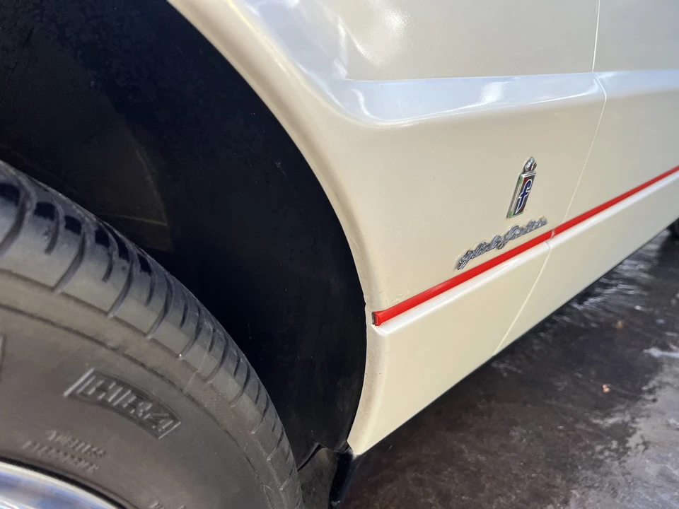 1990 Cadillac Allante - Image 28 of 31