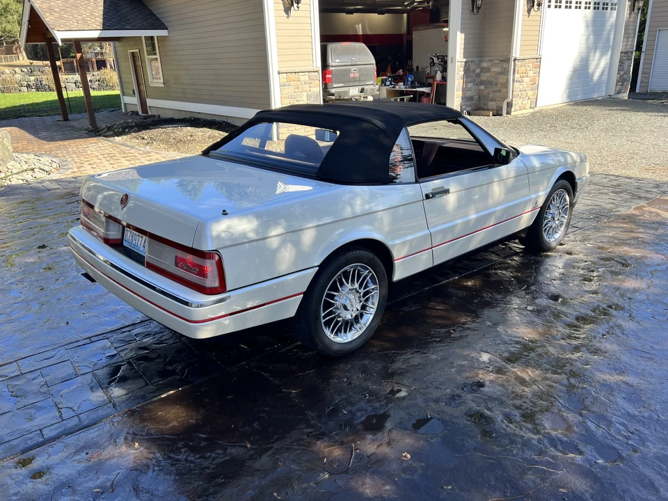 1990 Cadillac Allante - Image 9 of 31