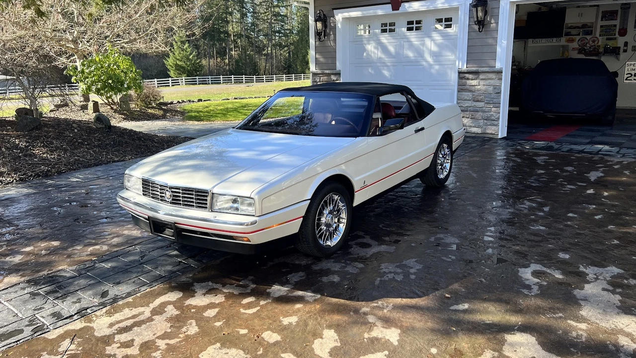 1990 Cadillac Allante - Image 7 of 31