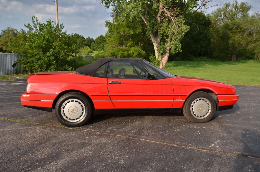 1990 Cadillac Allante - Image 2 of 8