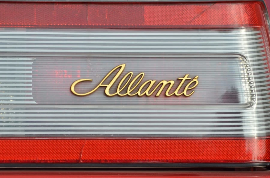 1990 Cadillac Allante - Image 8 of 8